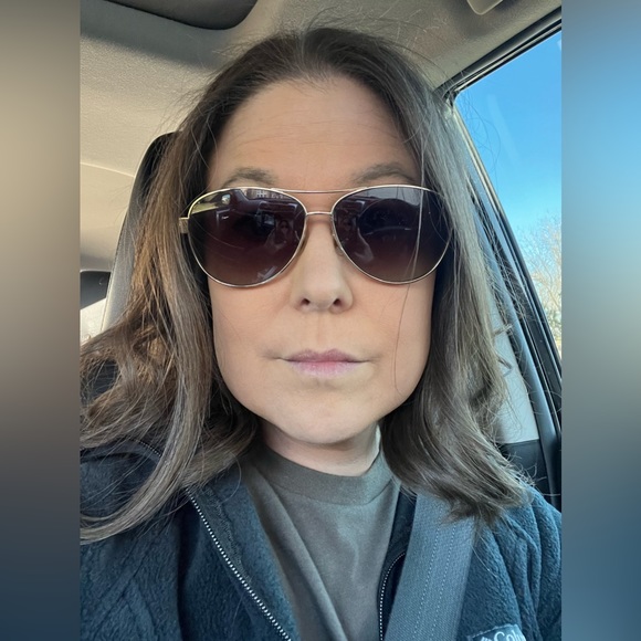 Meet your Posher, Alicia - Picture 3 of 3